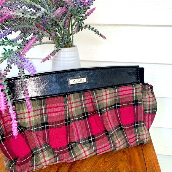 3 for $30 Miche Pink and Black Clutch Wristlet - Picture 1 of 8